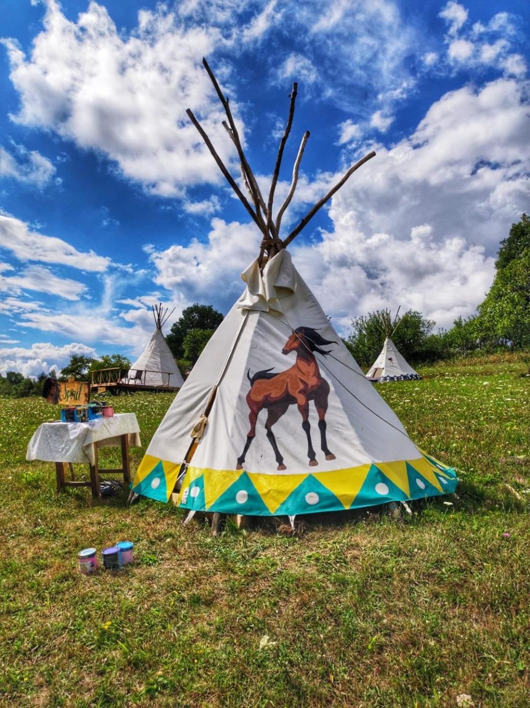 Langaland Glamping Hotel Susenii Birgaului Exterior photo