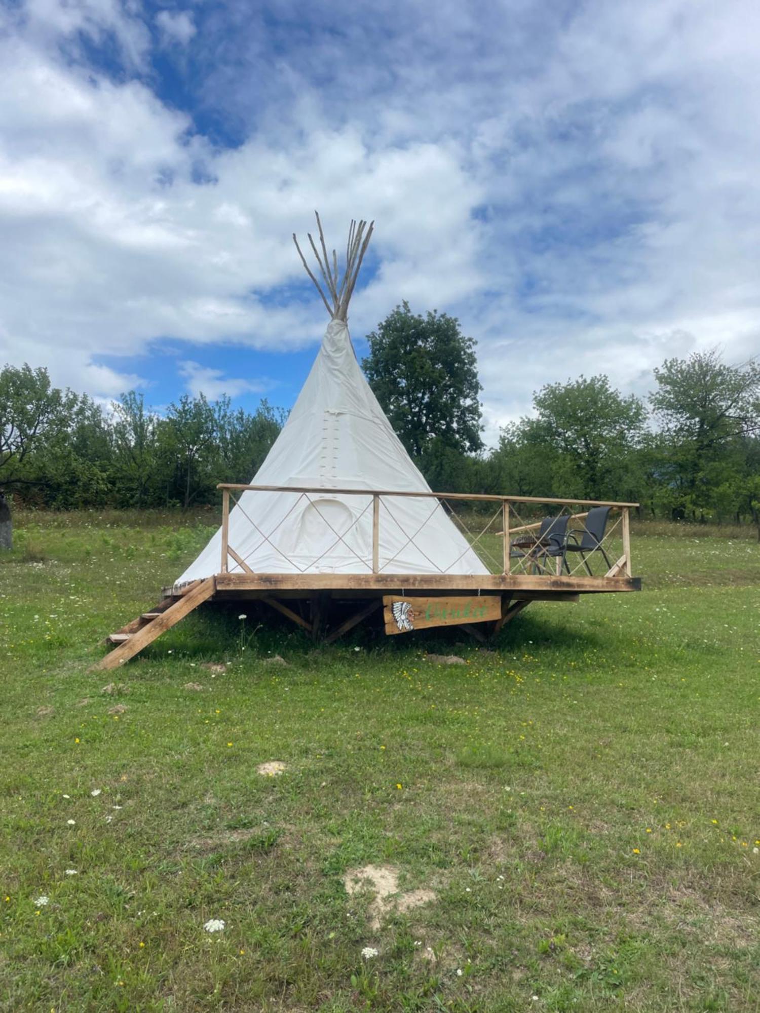 Langaland Glamping Hotel Susenii Birgaului Exterior photo